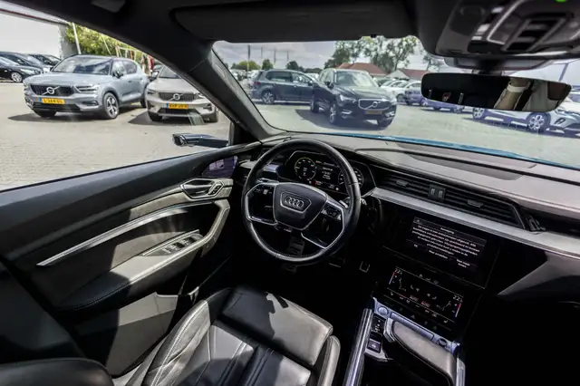 Audi E-Tron view 22