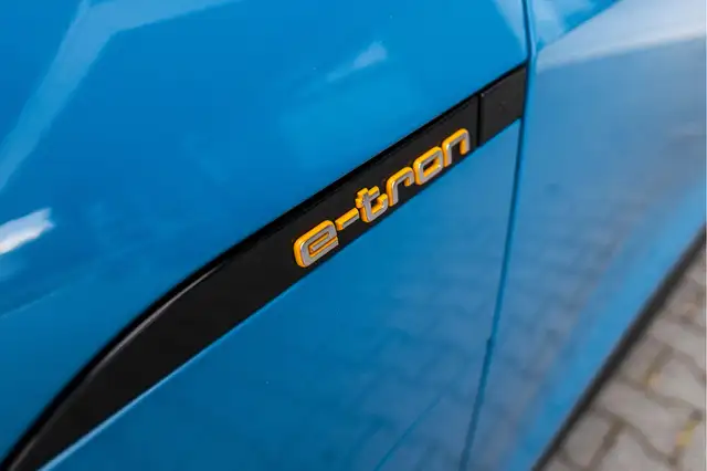 Audi E-Tron view 28