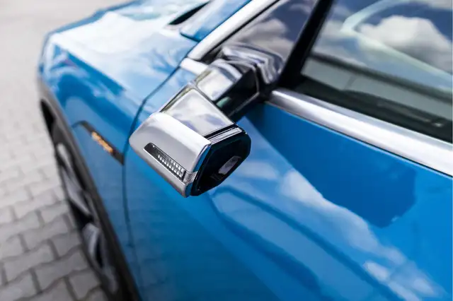 Audi E-Tron view 26