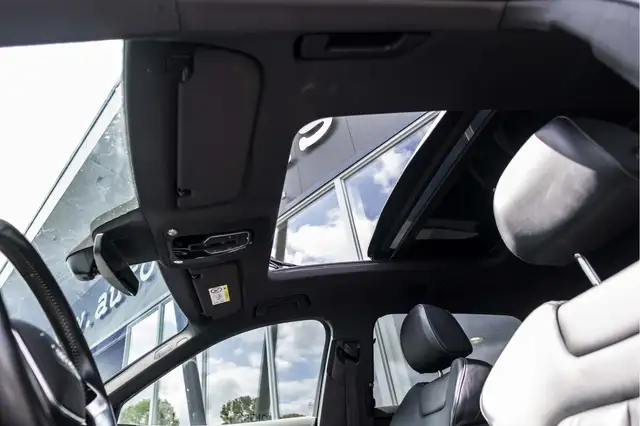 Audi E-Tron view 11