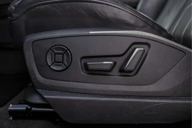 Audi E-Tron view 24