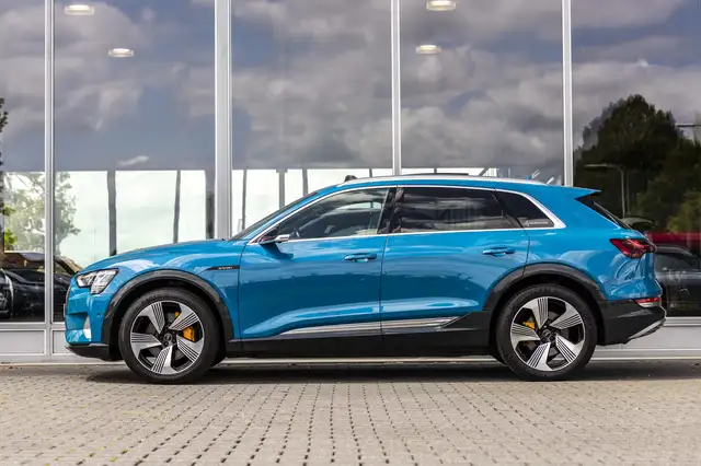 Audi E-Tron view 5