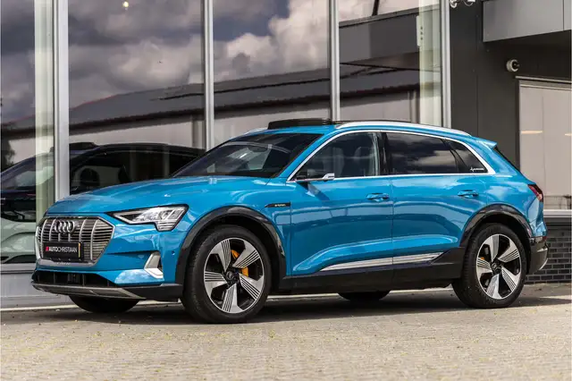Audi E-Tron view 15