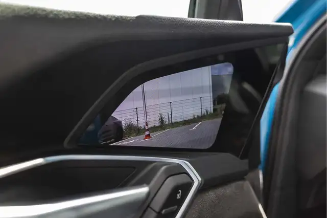 Audi E-Tron view 25