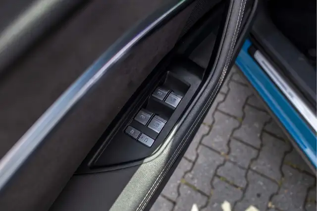 Audi E-Tron view 23