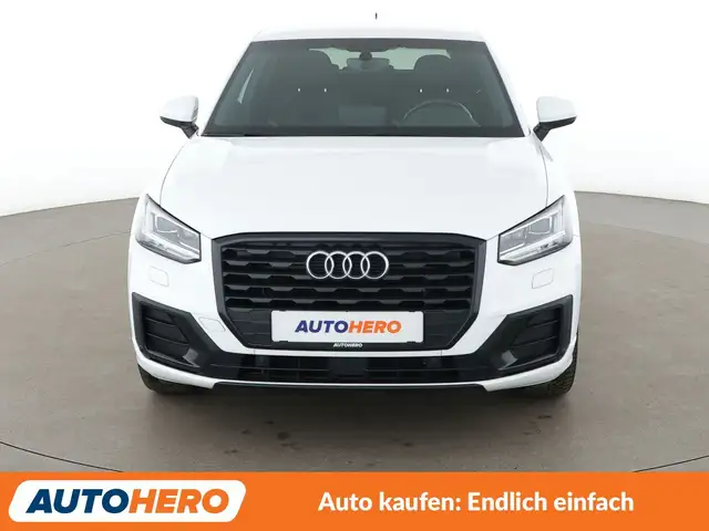 Audi Q2 view 9