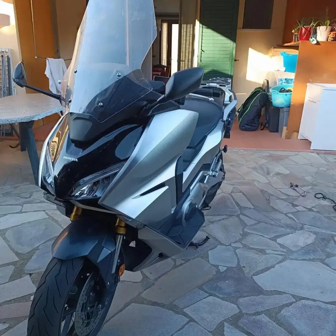 Honda Forza 750 Grigio - 1