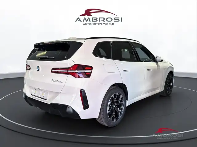 BMW X3 view 3