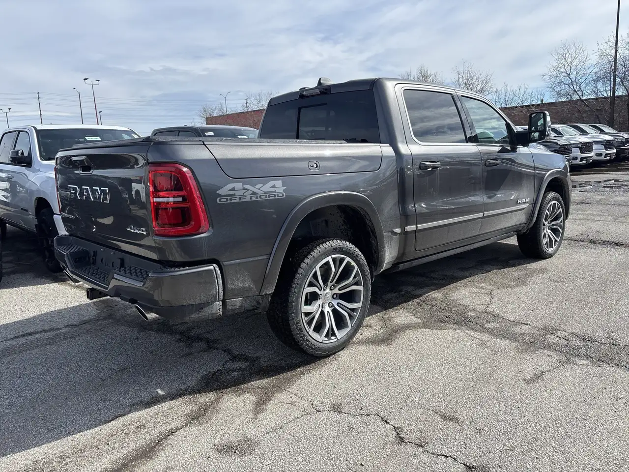 RAM 1500 снимка RAM 1500