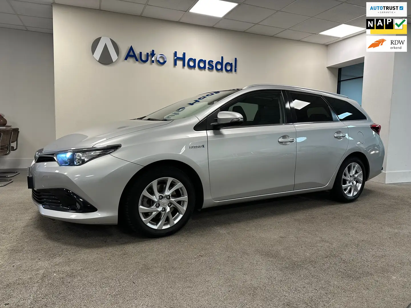 Toyota Auris 1.8 Hybrid Lease Pro|PANO|BTW-AUTO|1e EIGENAAR Grau - 1