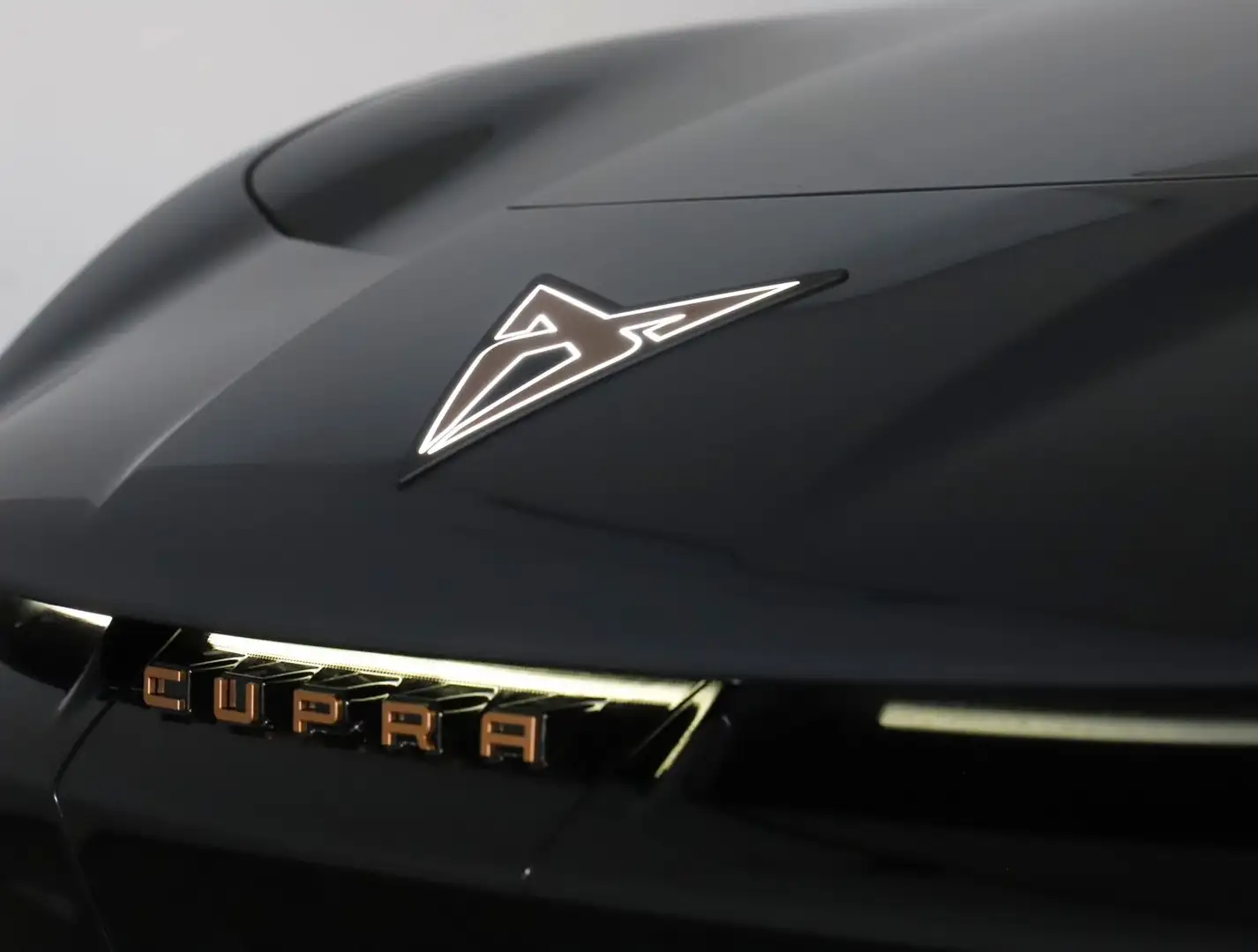 CUPRA Tavascan 210kW/286PS Grigio - 2