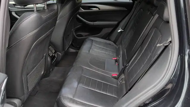 BMW X3 view 9