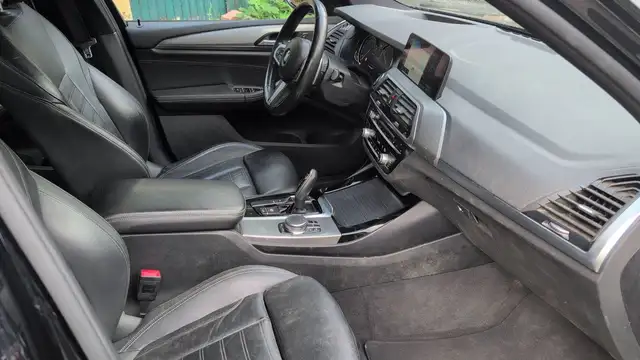 BMW X3 view 10