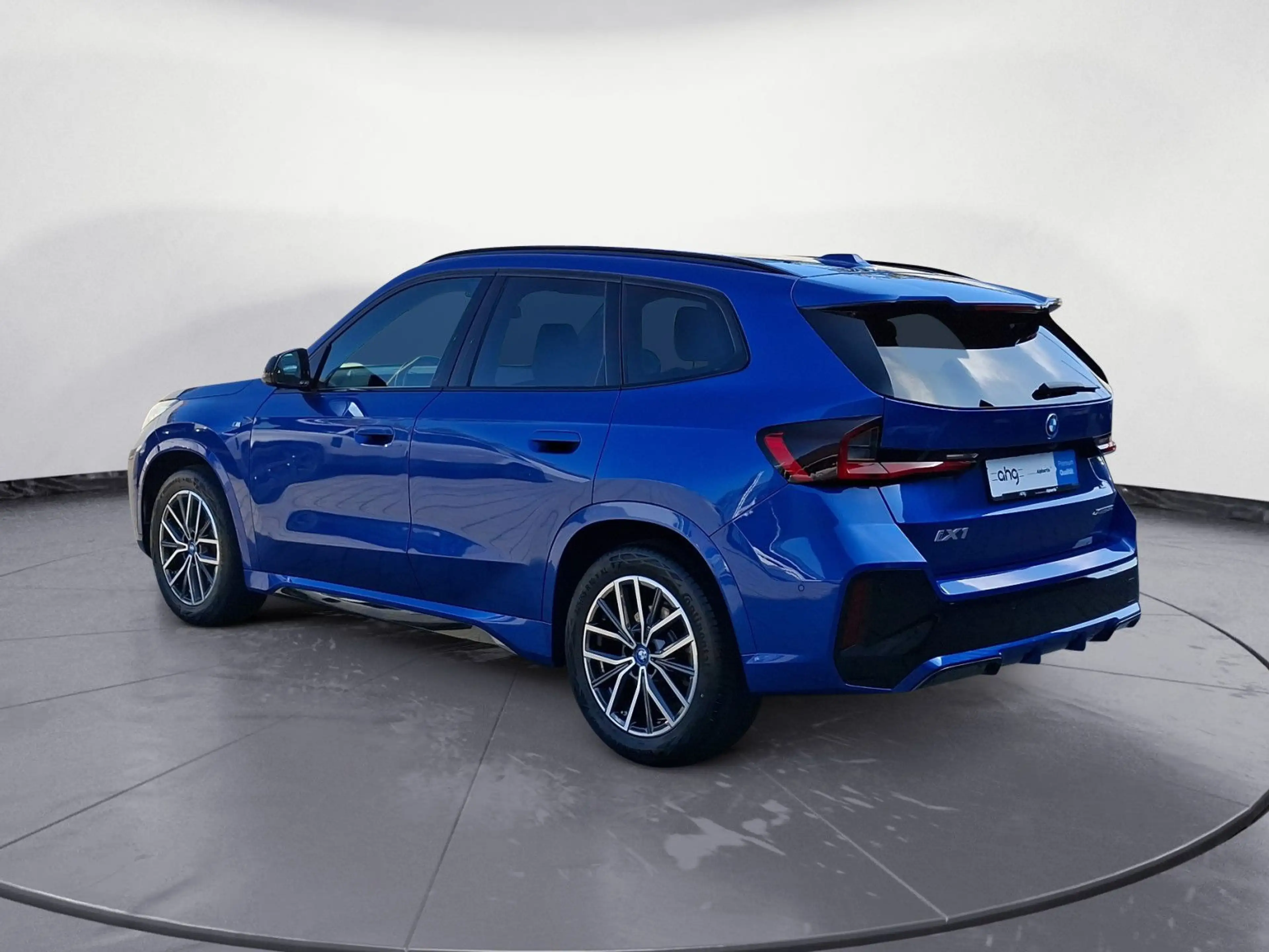 BMW iX1 xDrive30 *MSport*Shadow*Navi*HiFi*AHK*LED*PD — photo 6