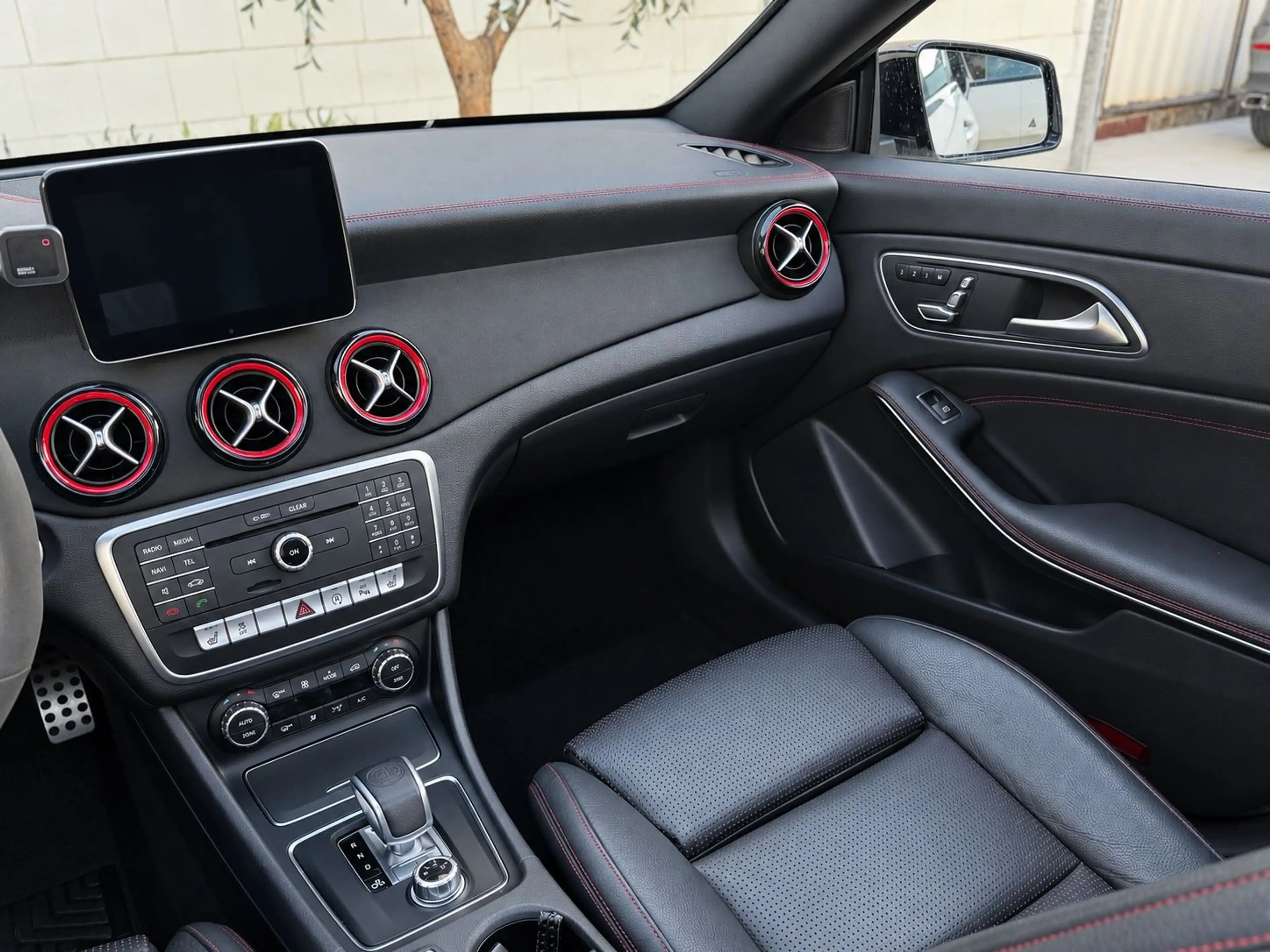Mercedes-Benz CLA 45 AMG 4Matic*UNFALLFREI*NAVI*PANO*GARANTIE — photo 13