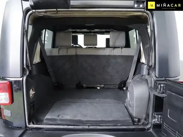 Jeep Wrangler view 18