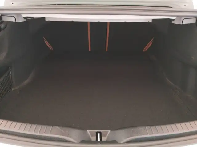 Mercedes-Benz C-Class view 13