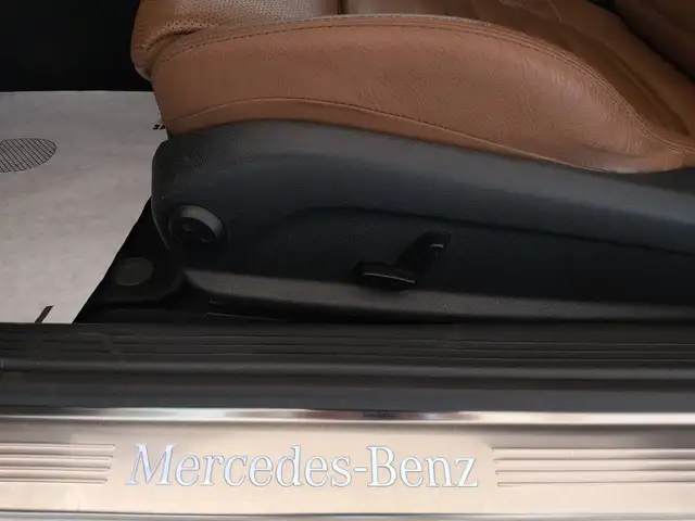 Mercedes-Benz C-Class view 11