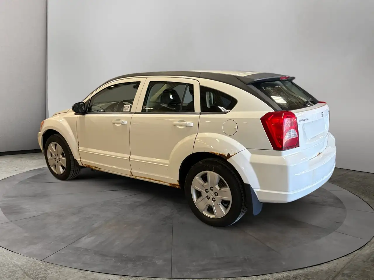 Dodge Caliber снимка Dodge Caliber