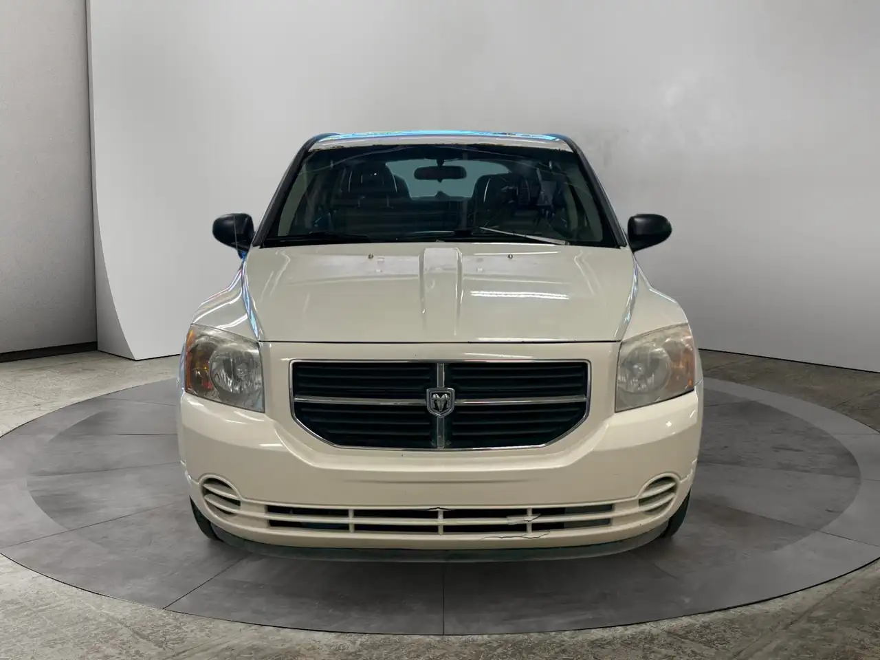 Dodge Caliber снимка Dodge Caliber