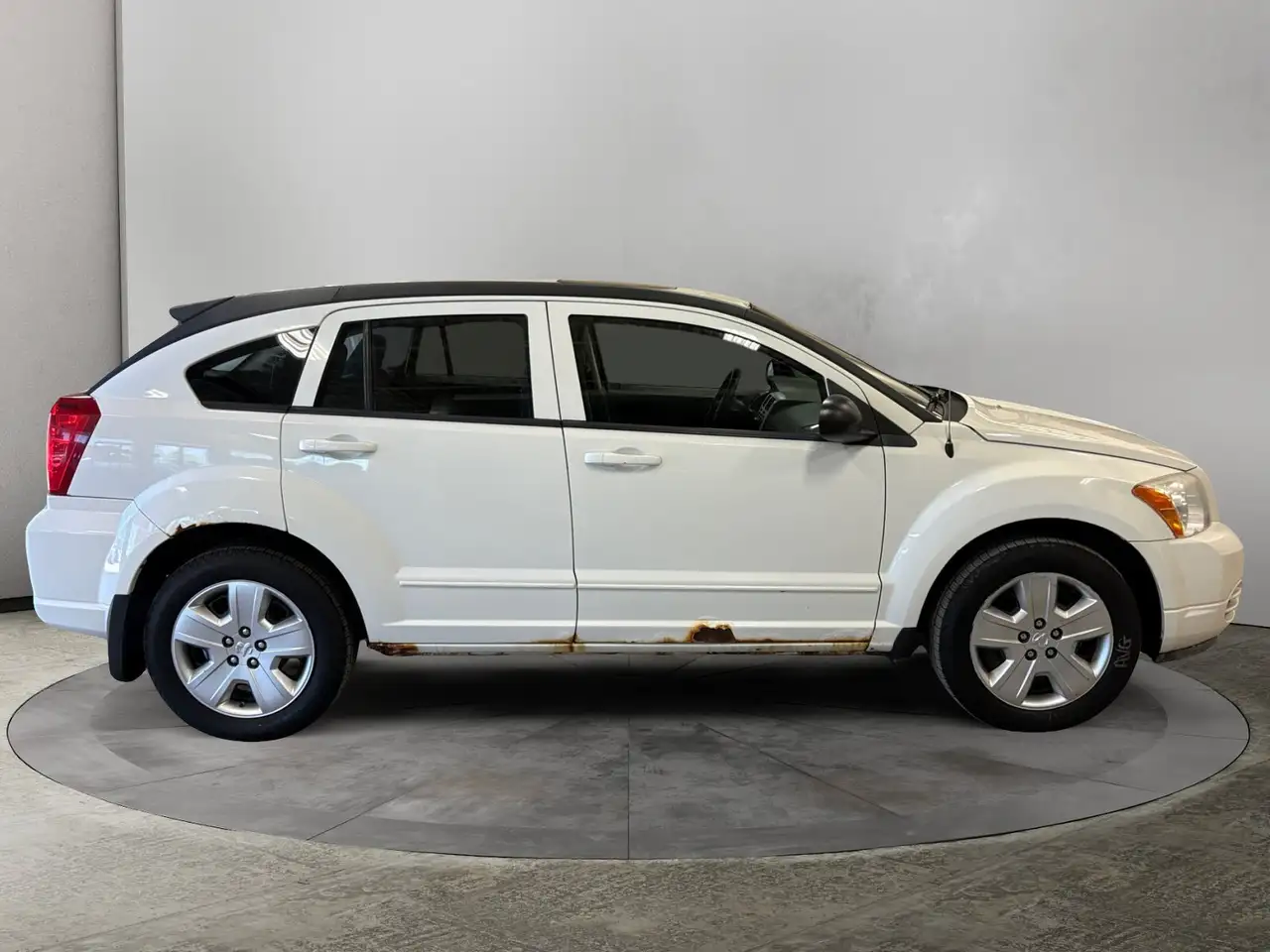 Dodge Caliber снимка Dodge Caliber