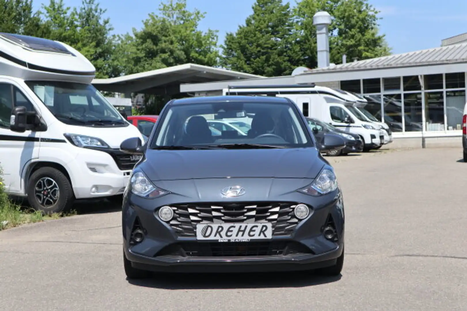 Hyundai i10 i10 1.2 Trend Autom./Klima/Sitzhzg./BC/DAB eFH. Grau - 2