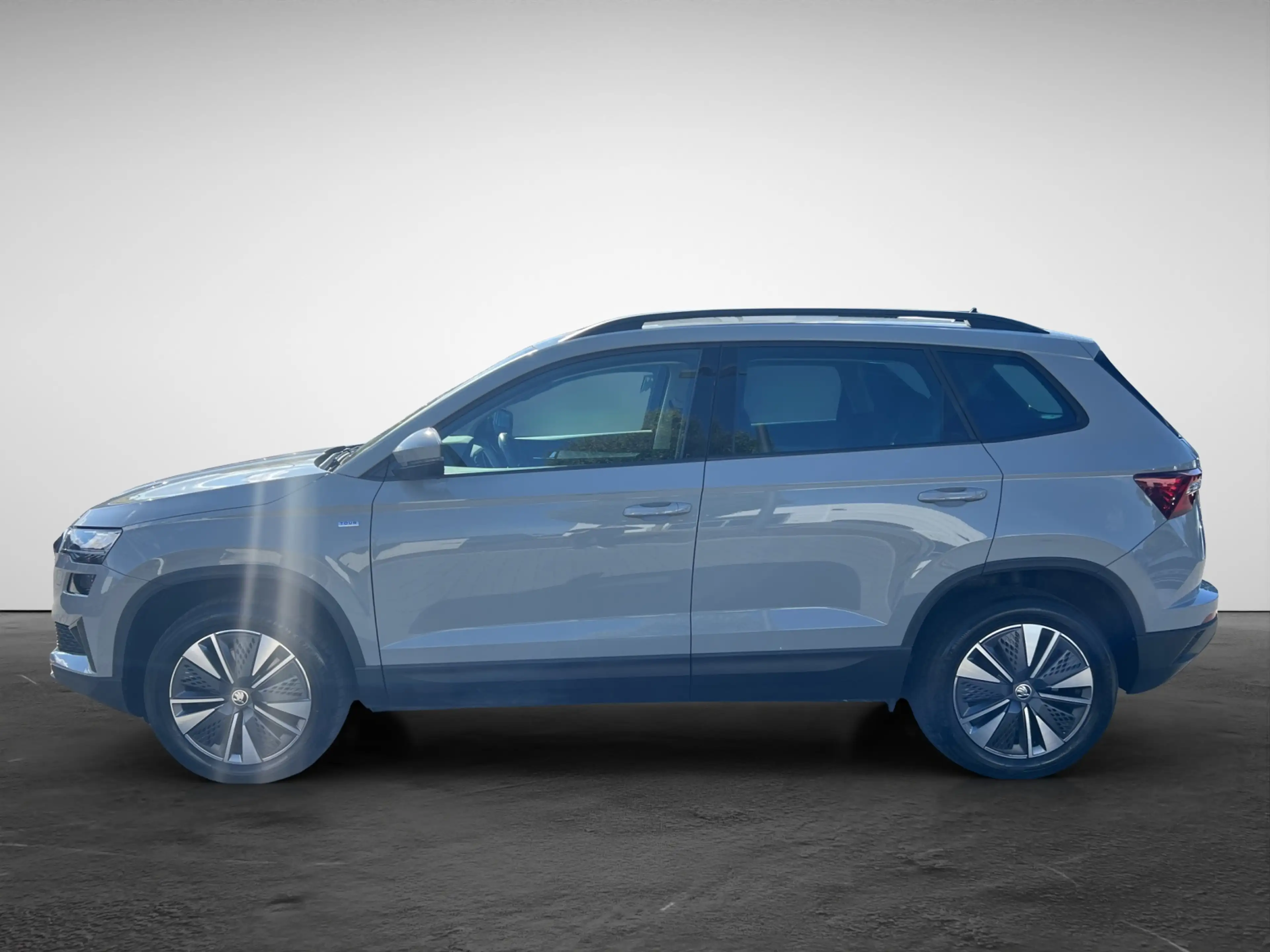 Skoda Karoq 1.5 TSI DSG Tour — photo 3