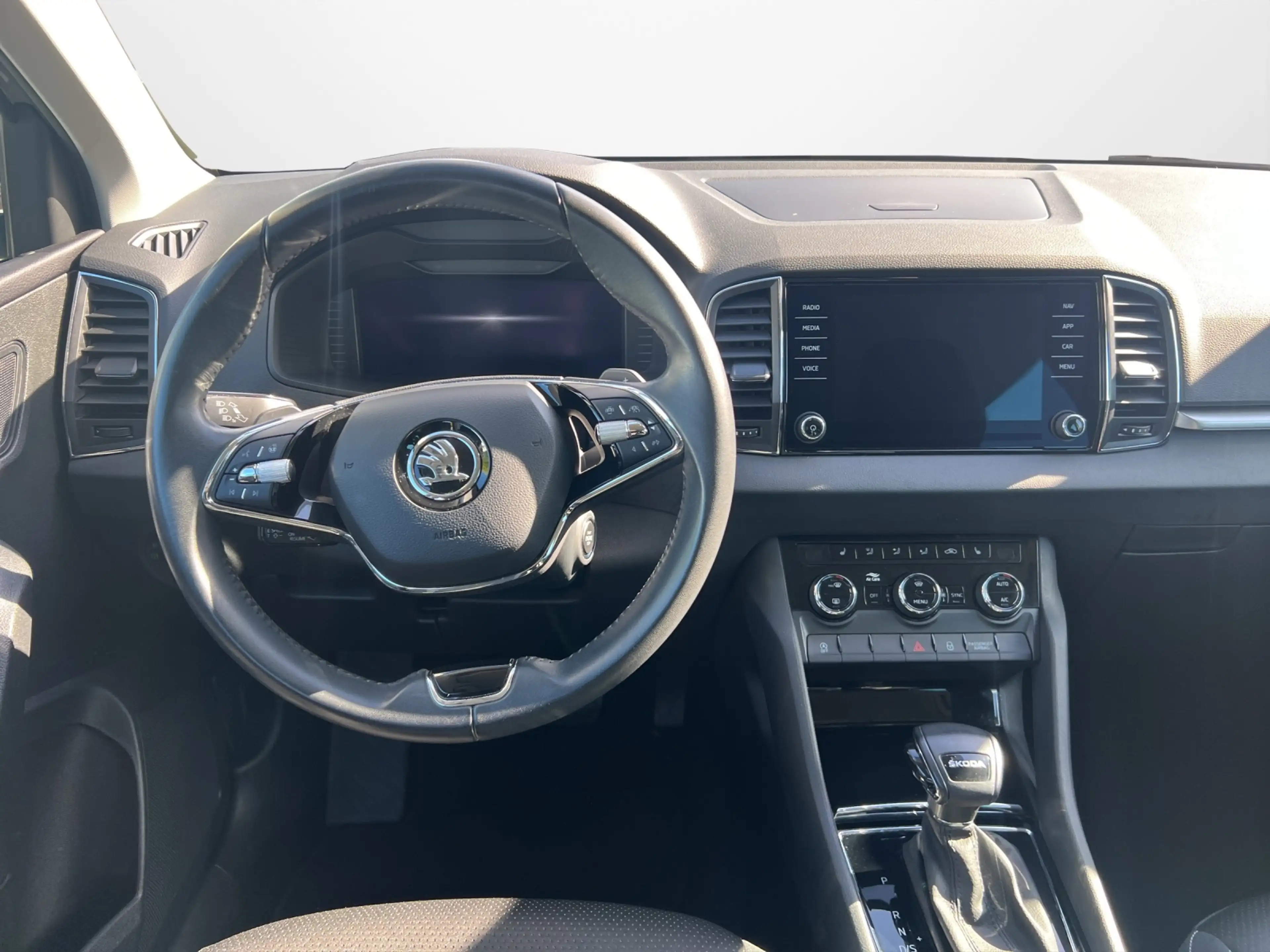 Skoda Karoq 1.5 TSI DSG Tour — photo 8