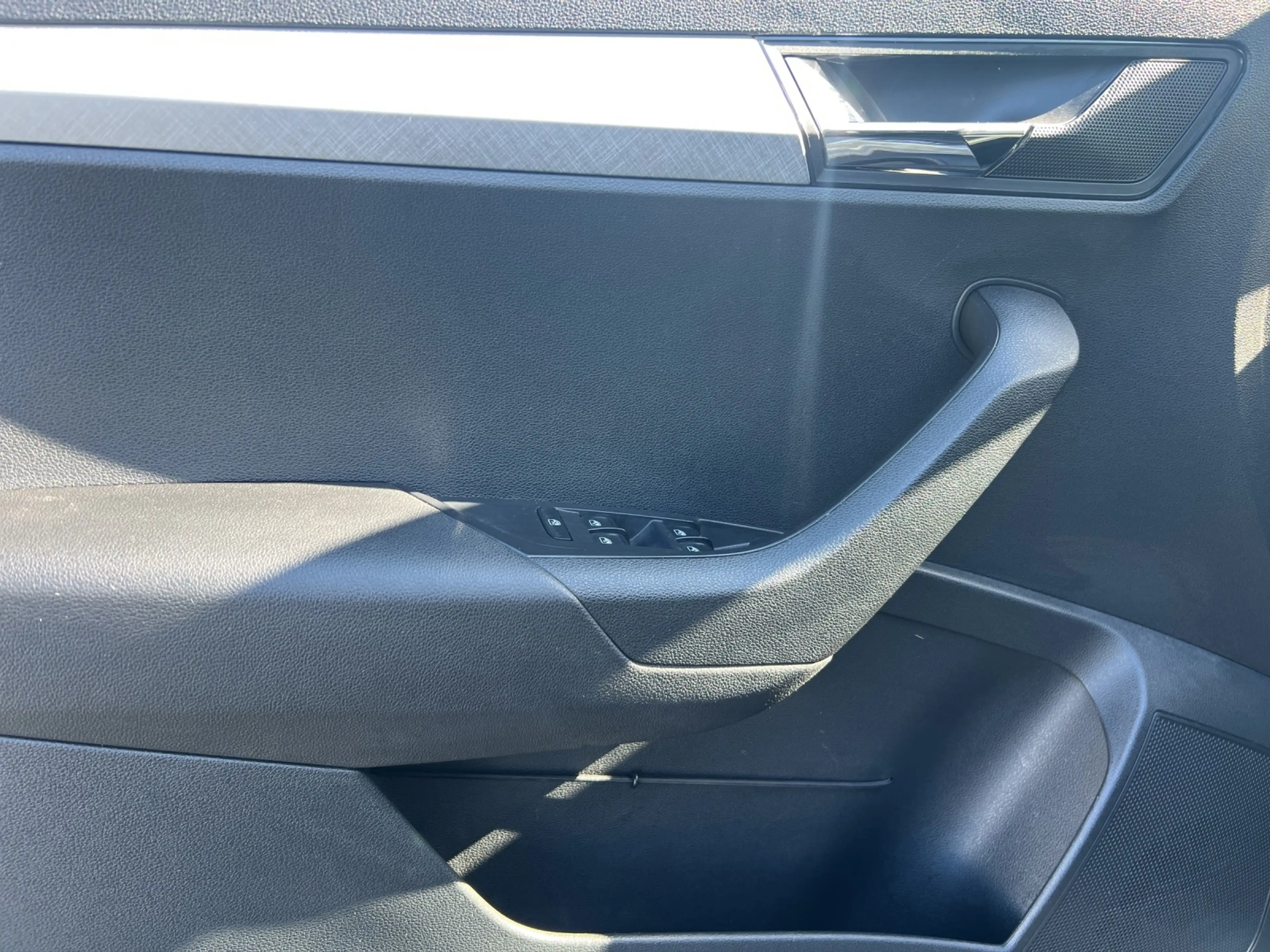 Skoda Karoq 1.5 TSI DSG Tour — photo 6