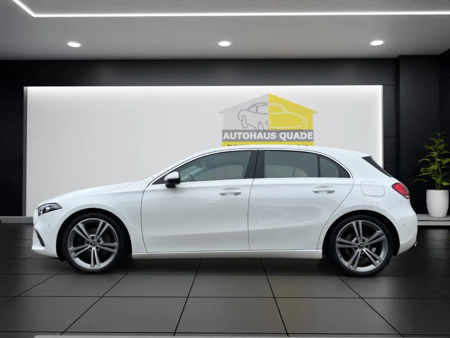 Mercedes-Benz A 220 4Matic Allrad  AHK-klappbar Navi Digitales Cockpit Blanc - 2