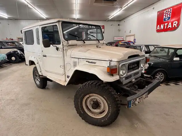 Toyota Land Cruiser BJ 46