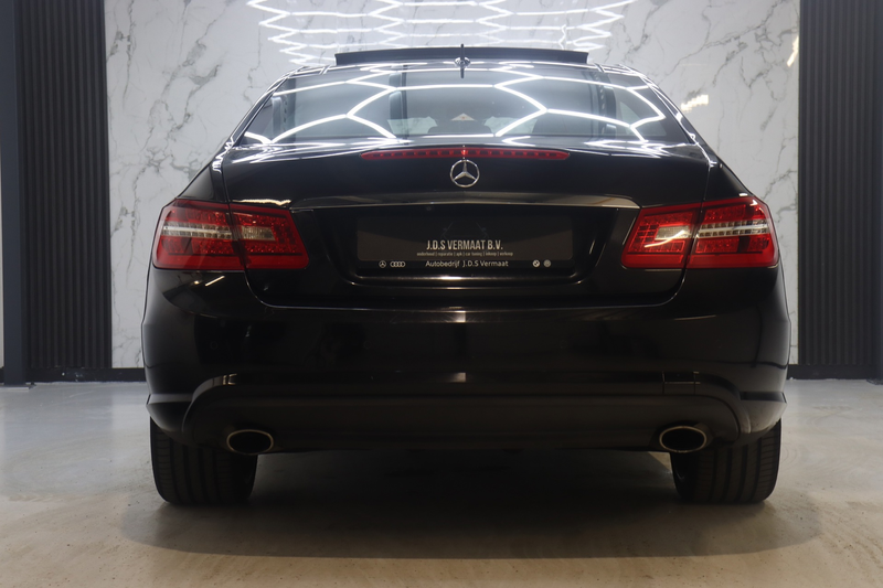 Mercedes-Benz E 350 Coupé CGI Avantgarde Pano H&K — photo 12