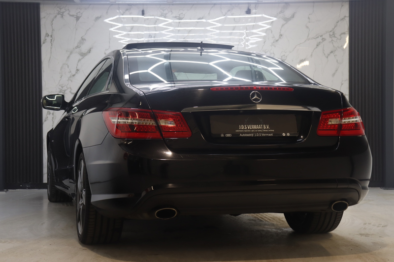 Mercedes-Benz E 350 Coupé CGI Avantgarde Pano H&K — photo 13