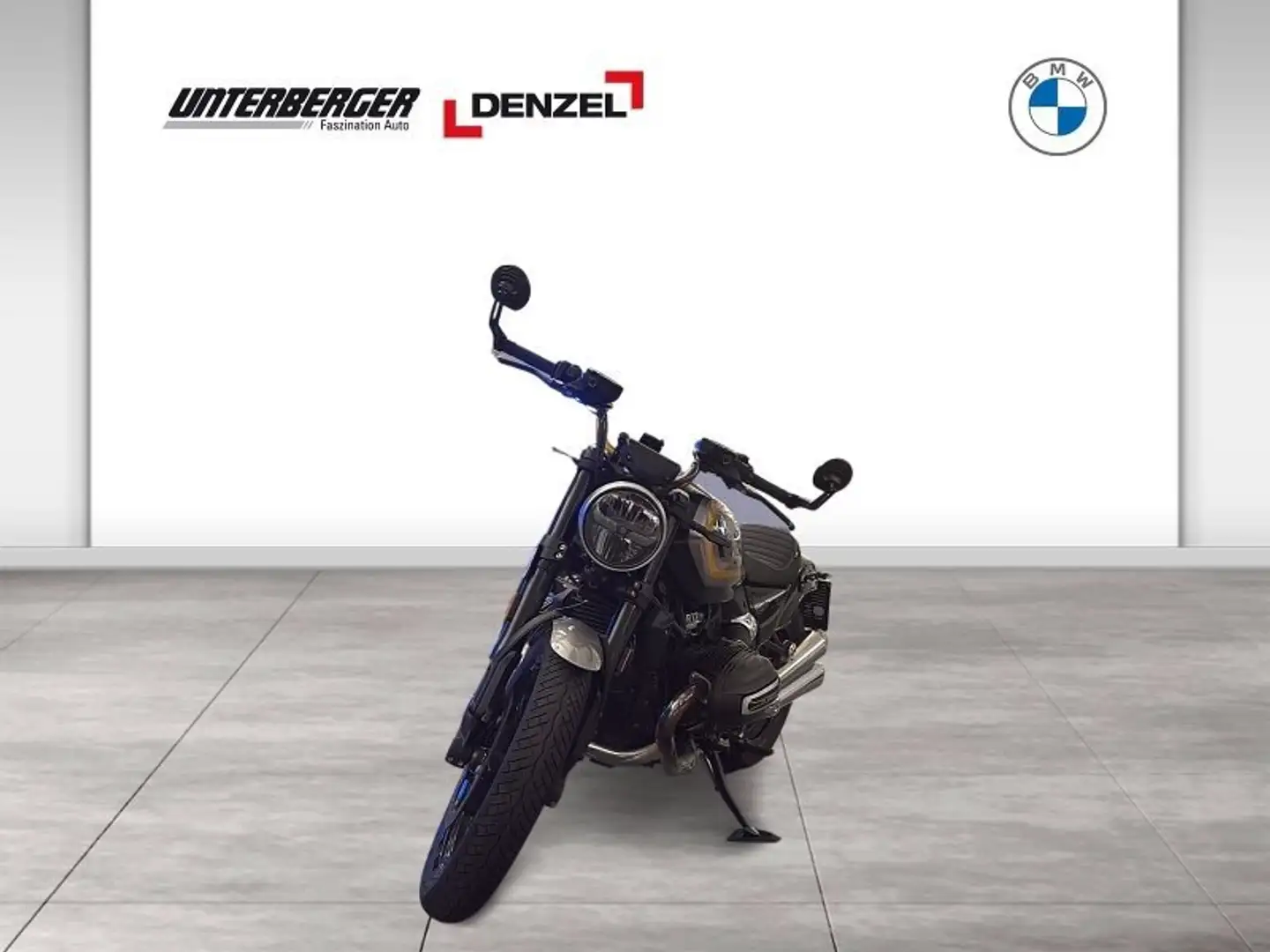 BMW R 12 Stříbrná - 1