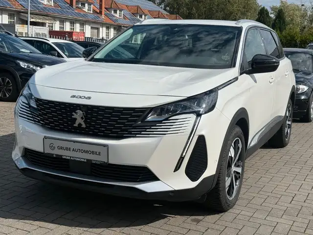 Peugeot 5008 Allure Pack LED*NAV*SHZ*AHK*CAM*7SITZE