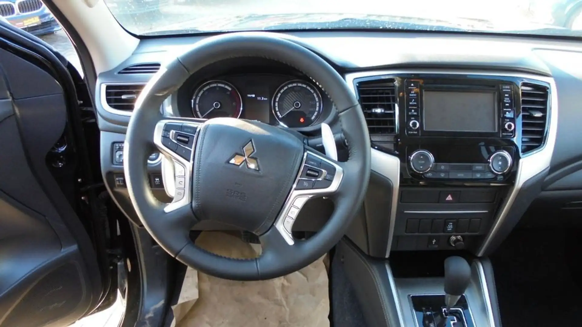 Mitsubishi L200 2.4 DI-D/181CV Double Cab Negru - 1