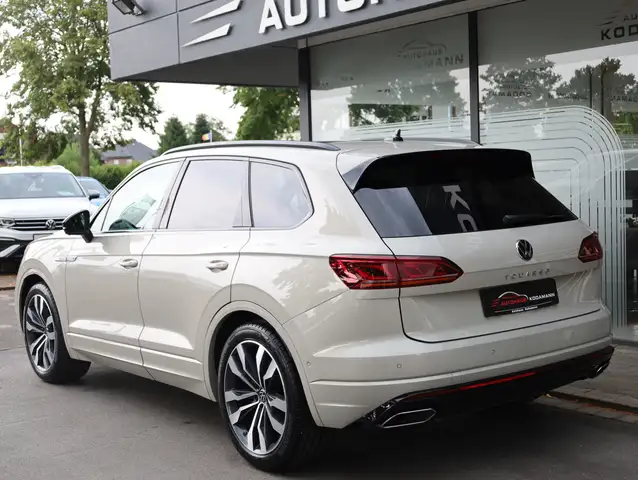 Volkswagen Touareg view 10
