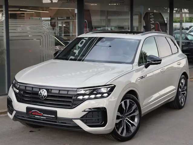 Volkswagen Touareg view 2