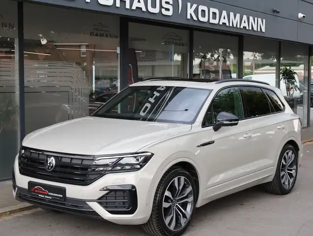 Volkswagen Touareg view 7
