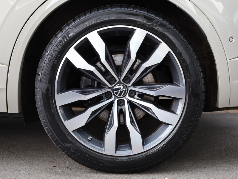 Volkswagen Touareg R-Line 4Motion*Pano*Memory*AHK*Luft*21 — photo 9