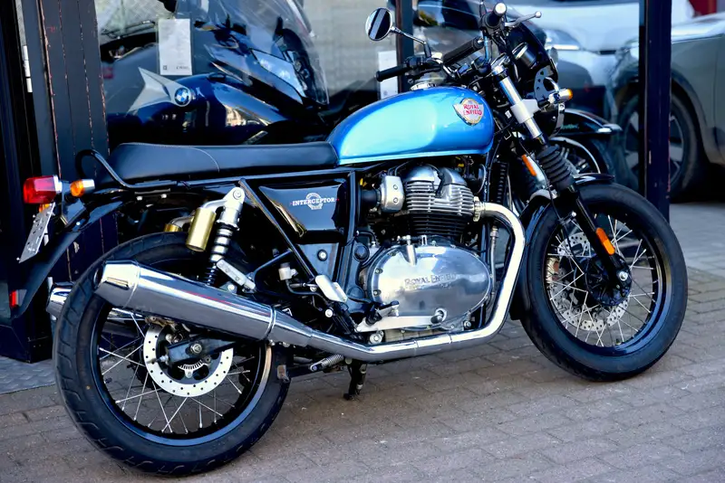 Royal Enfield Interceptor - foto 3