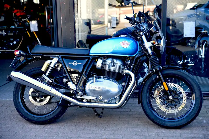 Royal Enfield Interceptor - foto 2
