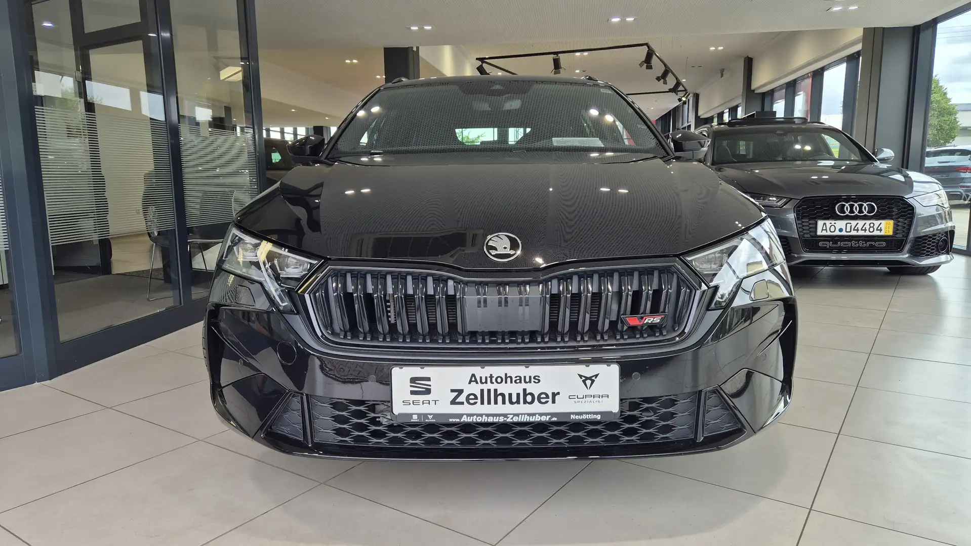 Skoda Octavia Combi 2.0 TSI RS *ACC*Navi*Matrix-LED* Schwarz - 2