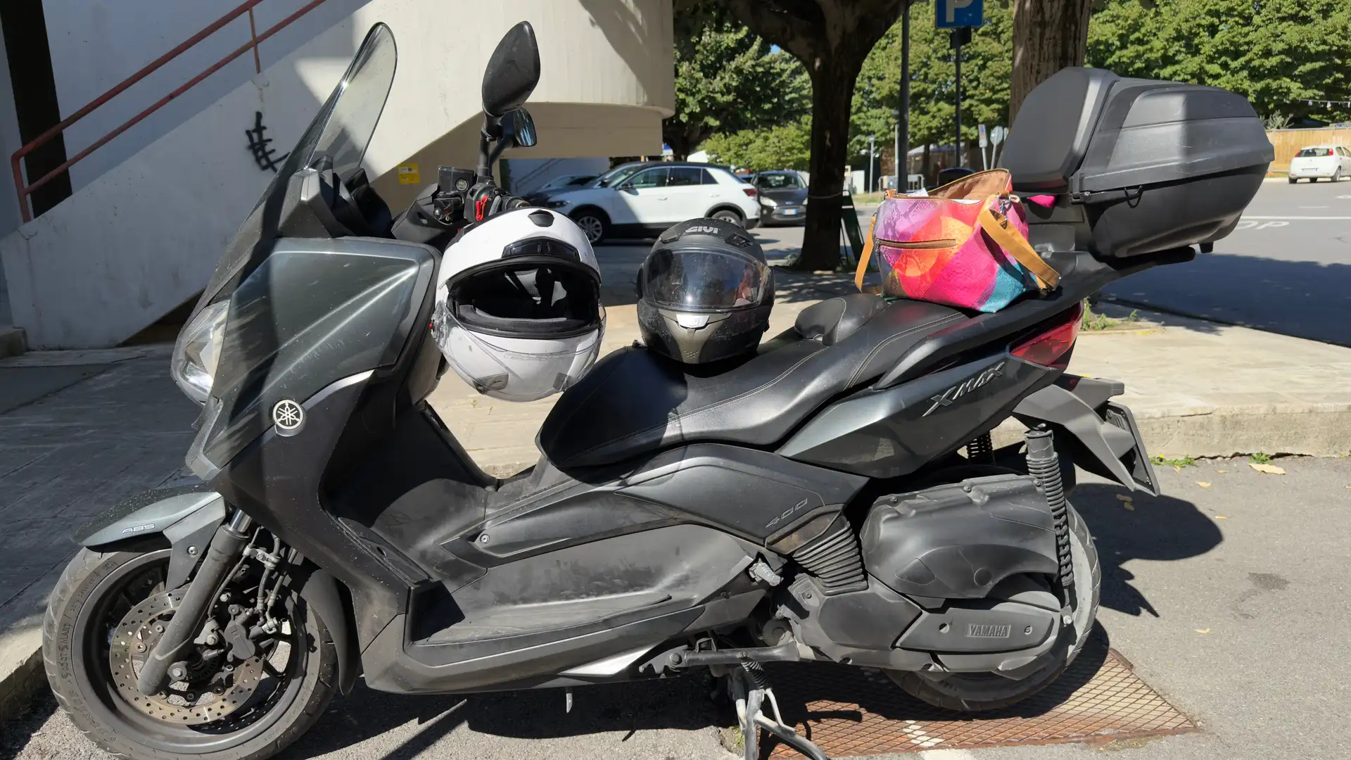 Yamaha X-Max 400 Abs Šedá - 2