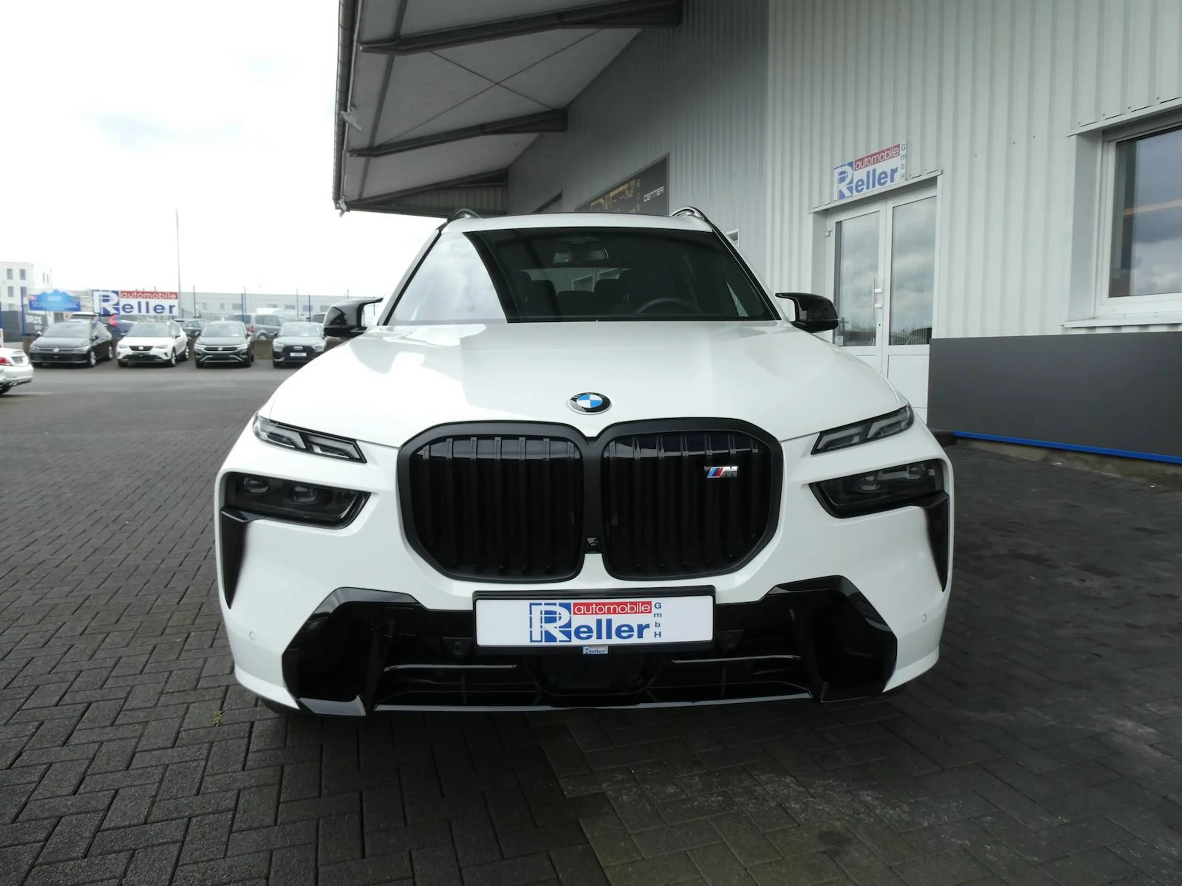 BMW X7 M xDrive M60 i M Sport Pro — photo 2
