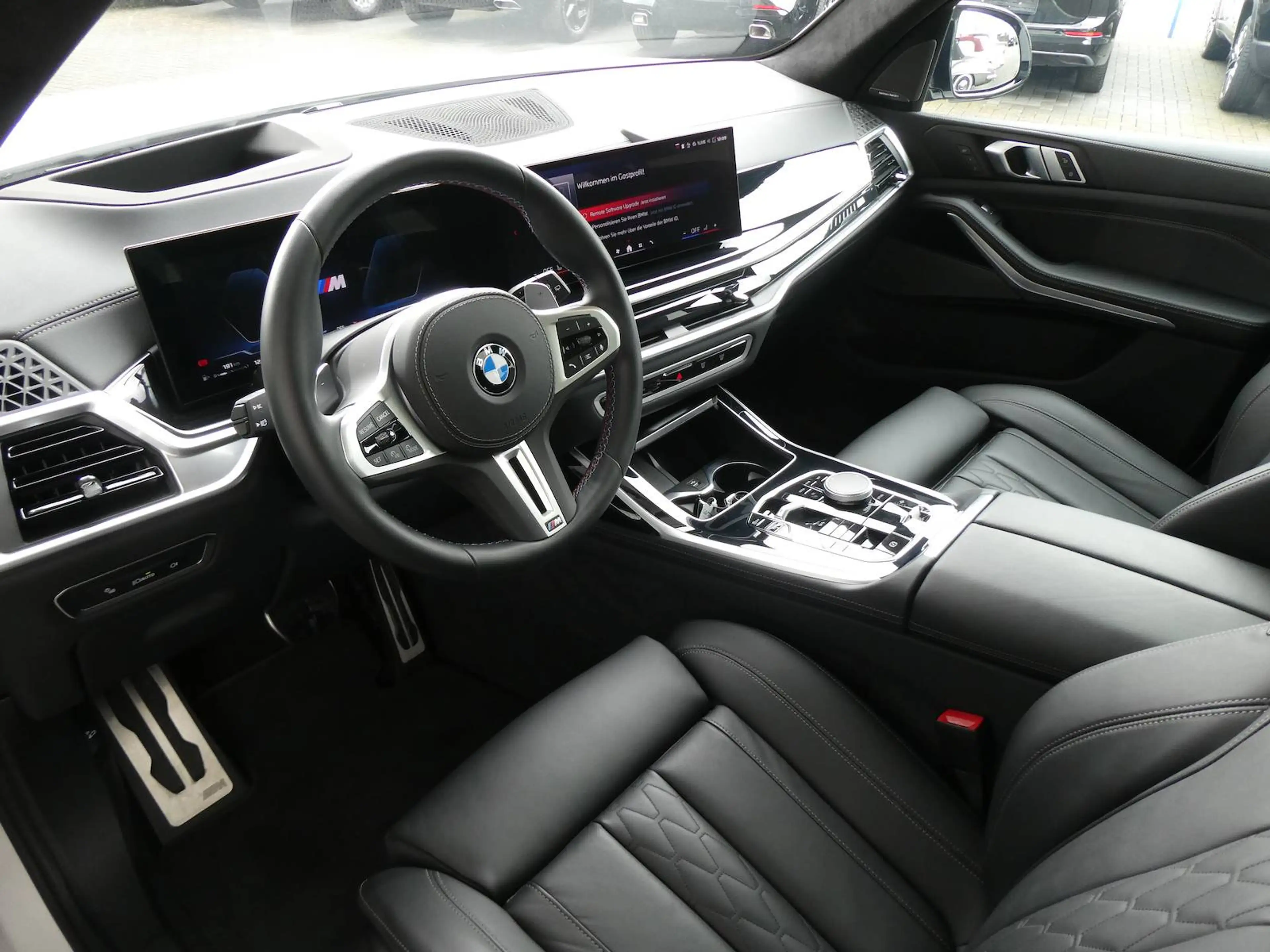BMW X7 M xDrive M60 i M Sport Pro — photo 8
