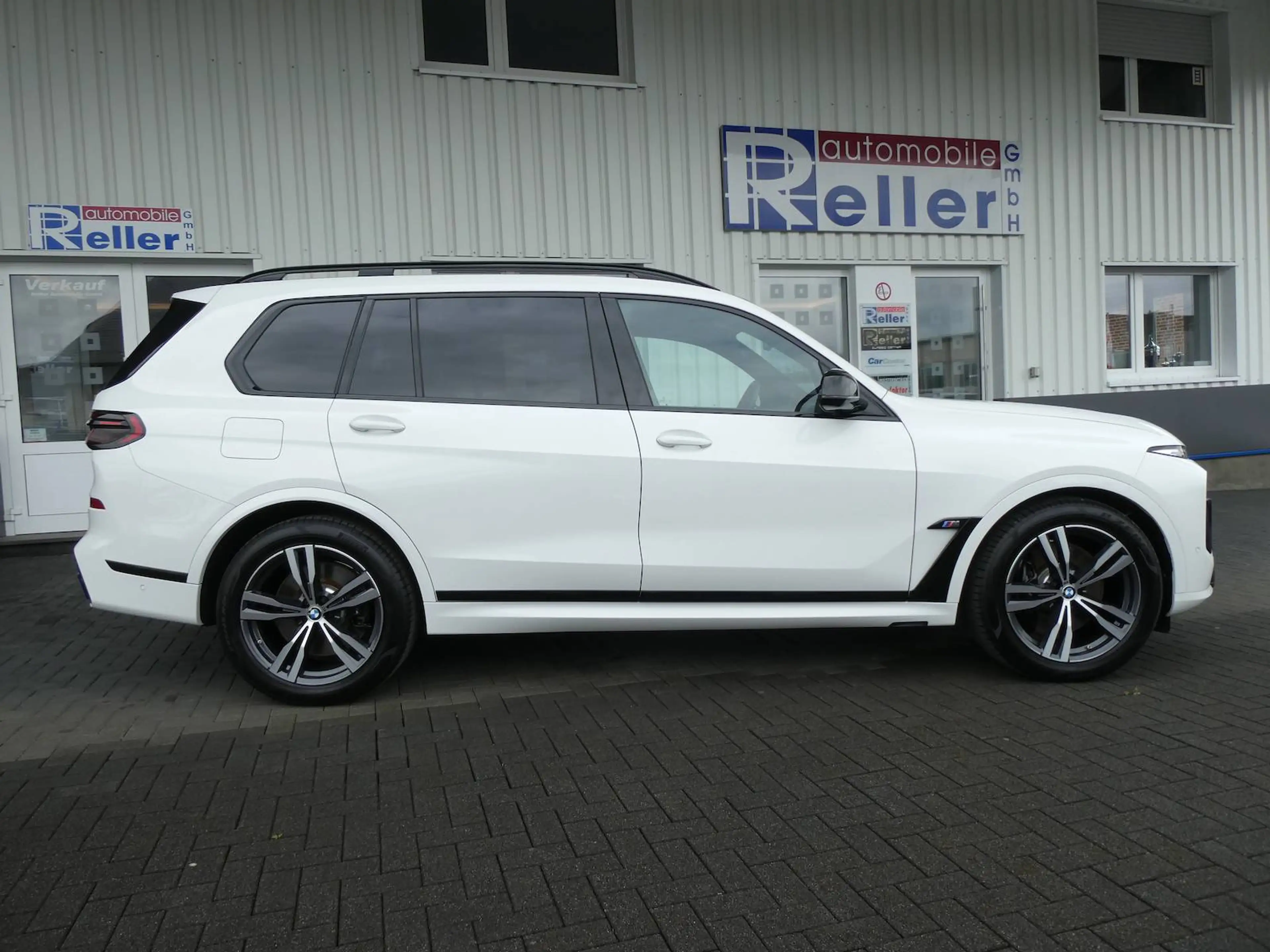 BMW X7 M xDrive M60 i M Sport Pro — photo 7