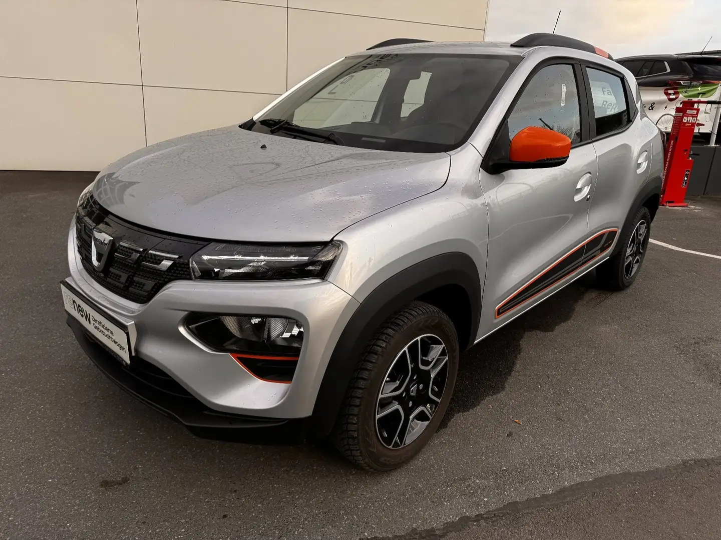 Dacia Spring Comfort Plus CCS RFK Grau - 2