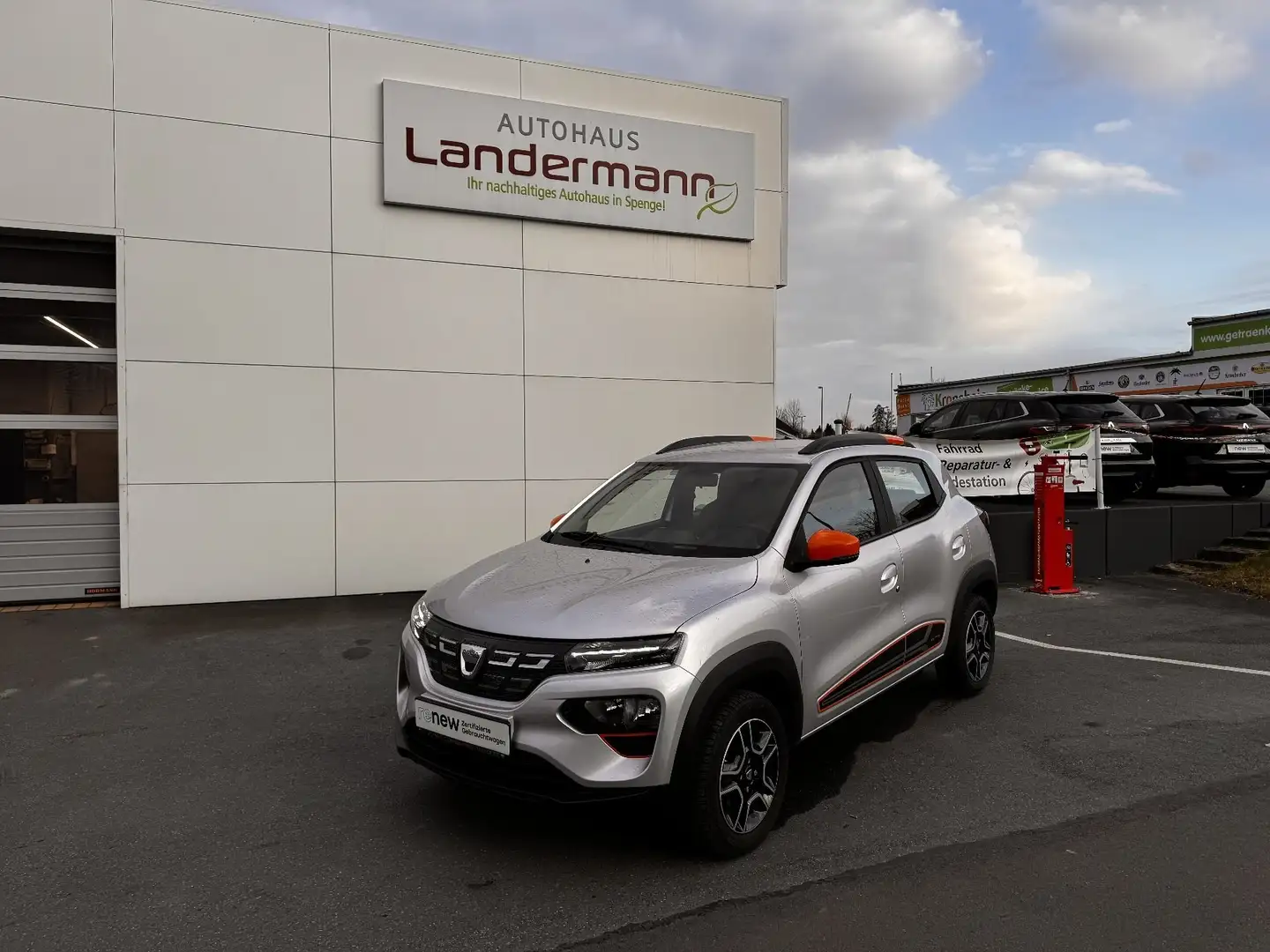 Dacia Spring Comfort Plus CCS+NAVI+PDC+RFK Grau - 2