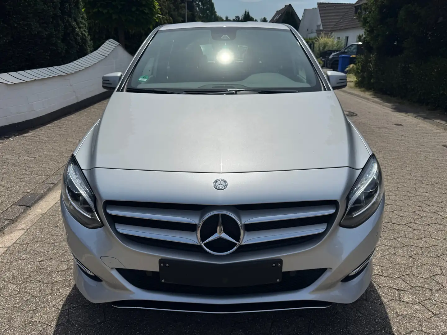 Mercedes-Benz B 180 B 180 d URBAN LED NAVI LEDER 17ZOLL TOP ZUSTAND Grau - 2